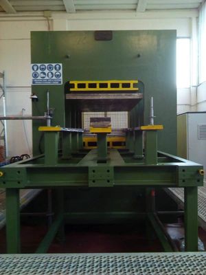 800mm Rubber Conveyor Belt Production Line Rubber Hydraulic Press